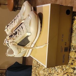 Micheal Kors Sneakers